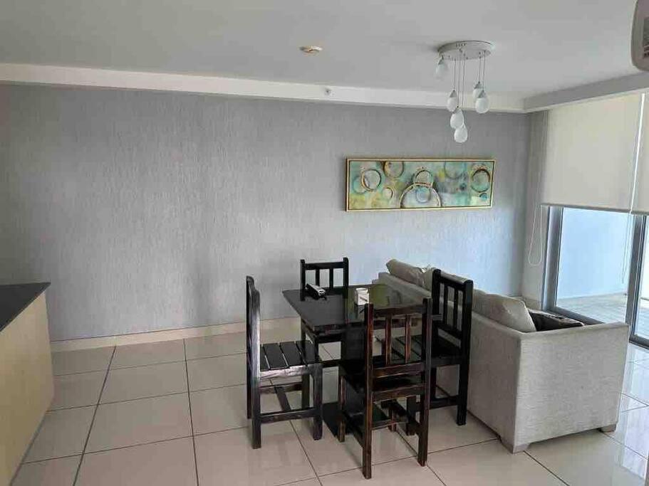 Hermoso Apto Completo Amoblado Panama City